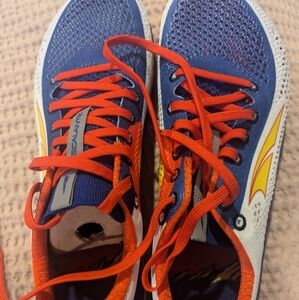 Altra Escalante racers nwt size 9.5 womens